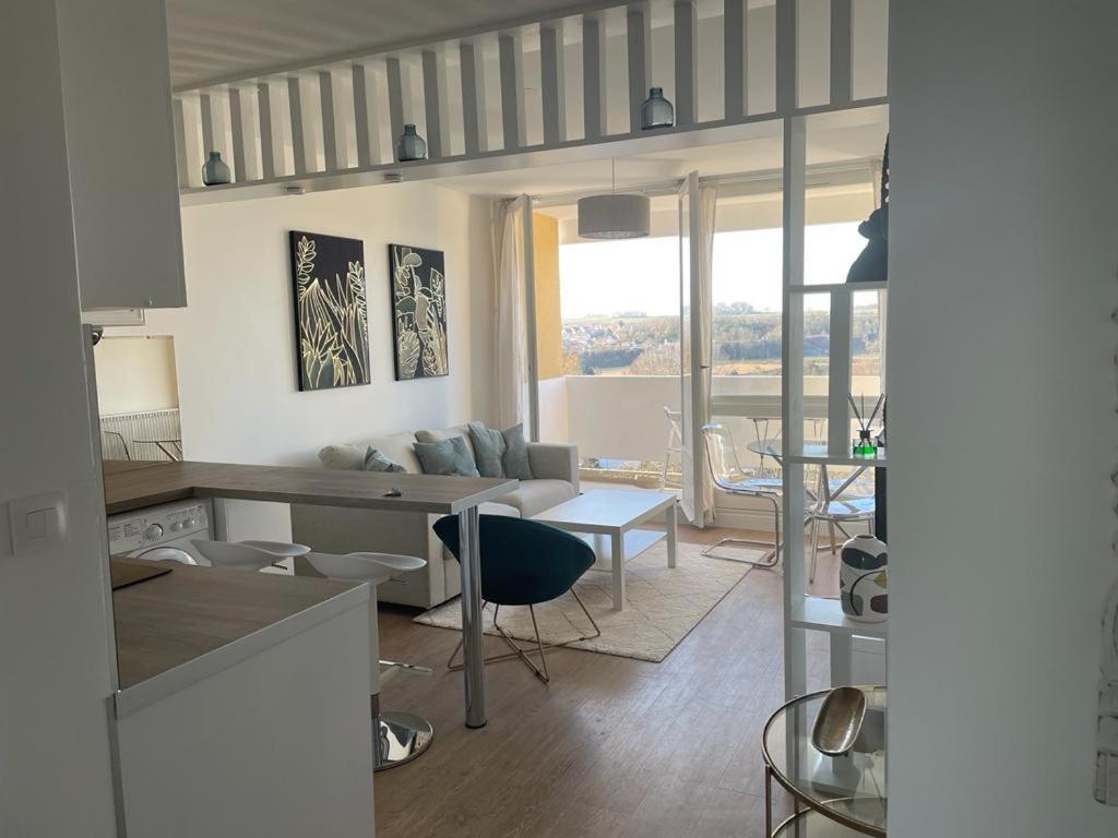 Appartement Neuf Style Architecte Au Calme Compiegne Bagian luar foto